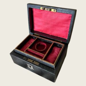 Vintage Travel Jewelry Case
